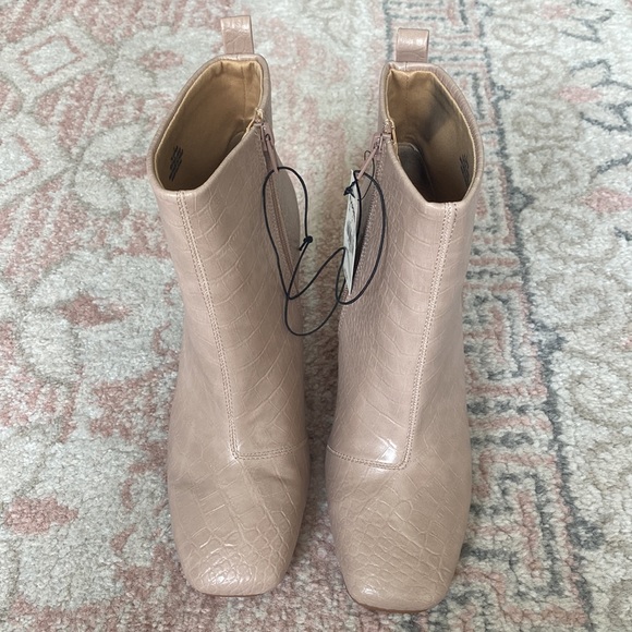 Express Booties - Picture 2 of 5